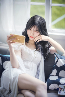 女儿管爸爸叫老公